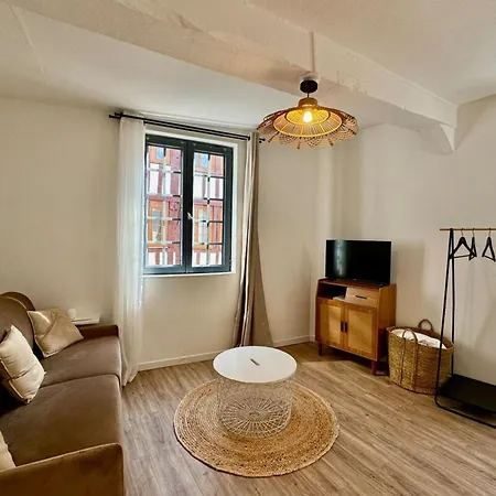 Elisa Contemporain Au Coeur De La *