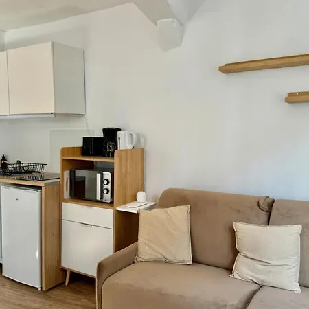 Elisa Contemporain Au Coeur De La