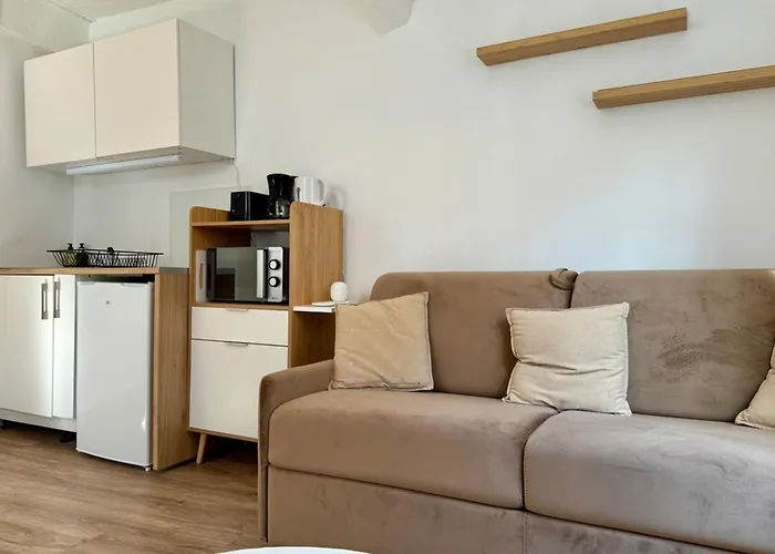 Elisa Contemporain Au Coeur De La *