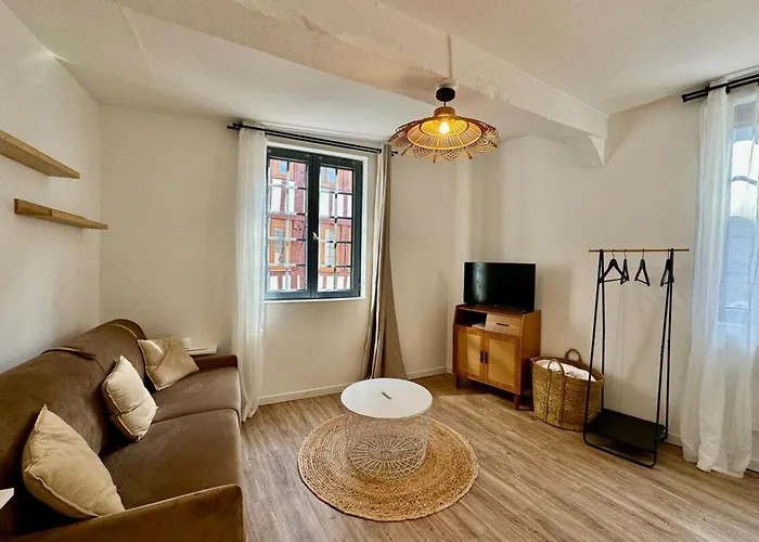 Elisa Contemporain Au Coeur De La *